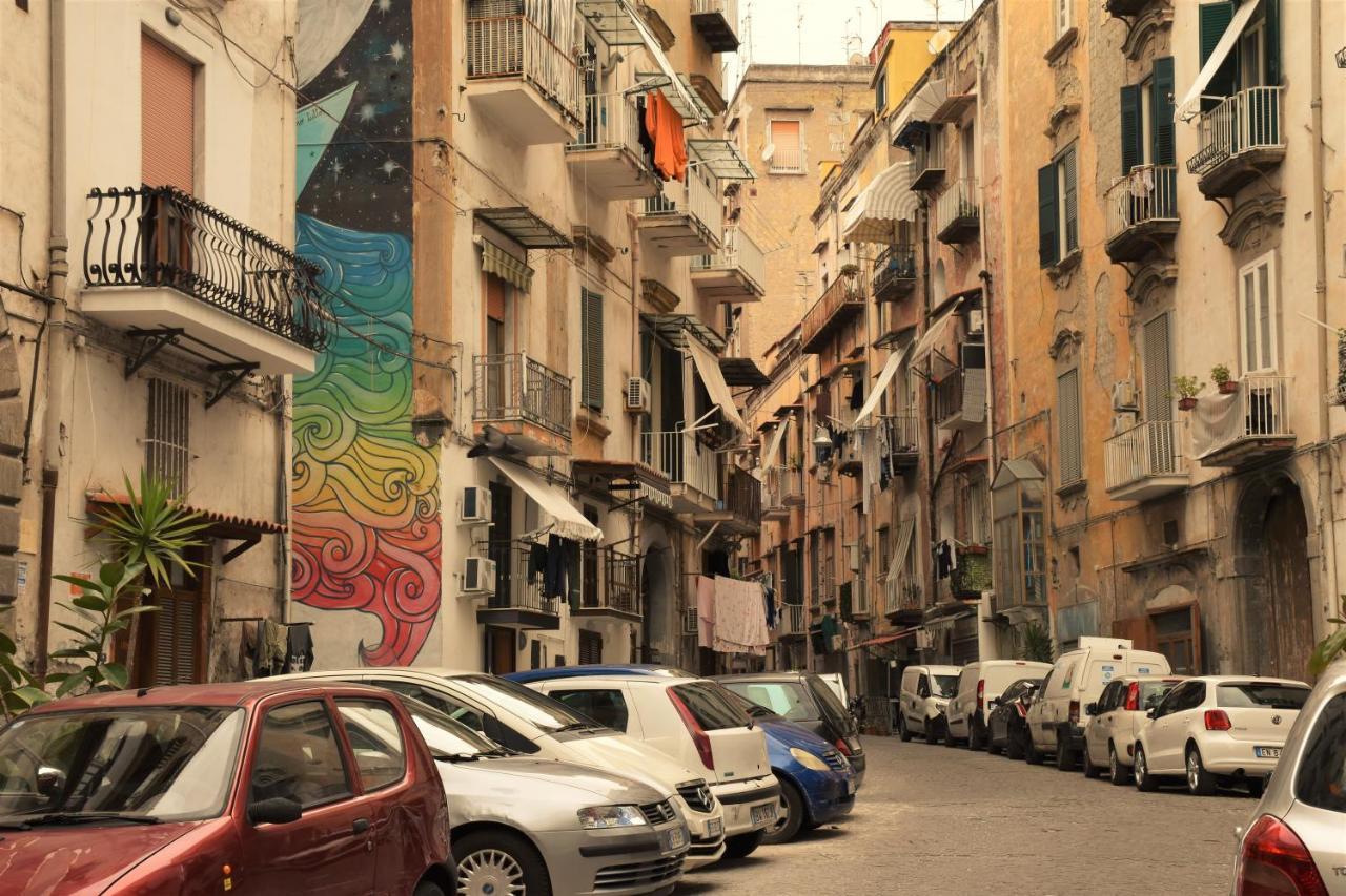 Corno Napoletano Free Parking For Small Cars Only Napoli Esterno foto